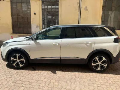 Usata Peugeot 5008 GT 182 CV (133 kW) 2018 Bianco SUV