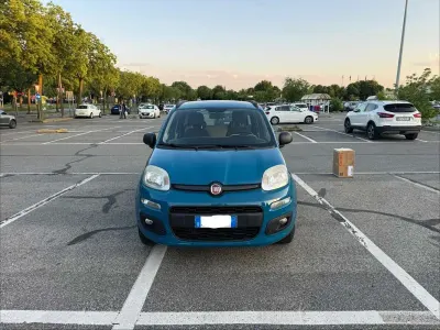 Usata Fiat Panda Lounge 80 CV (58 kW) 2012 Blu/azzurro Utilitaria