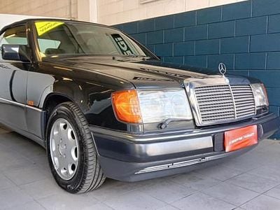 Usata Mercedes E300 220 CV (161 kW) 1993 Nero Cabrio