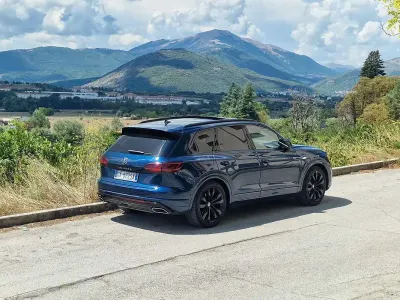Usata VW Touareg Elegance 231 CV (169 kW) 2022 Blu/azzurro SUV