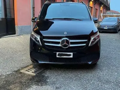 Usata Mercedes V300 Exclusive 237 CV (174 kW) 2022 Nero Monovolume