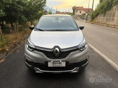 Usata Renault Captur Intens 90 CV (66 kW) 2018 Grigio SUV