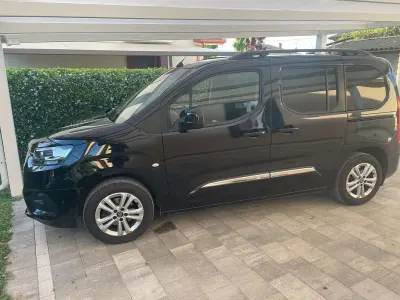 Usata Toyota Proace City City 101 CV (74 kW) 2023 Nero Monovolume