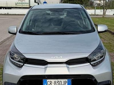 Usata Kia Picanto X-Line 101 CV (74 kW) 2023 Argento Utilitaria