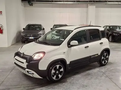 Nuova Fiat Panda Cross 65 CV (47 kW) 2025 Bianco gelato pastello (296) Utilitaria