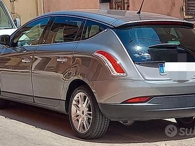 Usata Lancia Delta Gold 105 CV (77 kW) 2010 Grigio Utilitaria