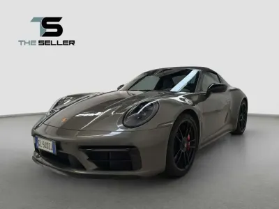 Usata Porsche 911 Carrera GTS 480 CV (353 kW) 2022 Aventurine green metallic Coupé
