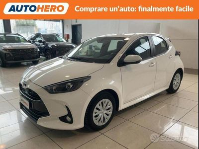 Usata Toyota Yaris Hybrid Business Edition 116 CV (85 kW) 2022 Bianco Berlina