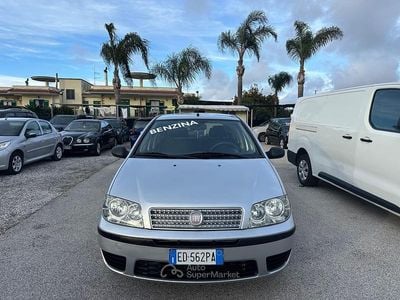 Grigio Usata 2010 Fiat Punto Berlina | 3500 € (Buon prezzo)