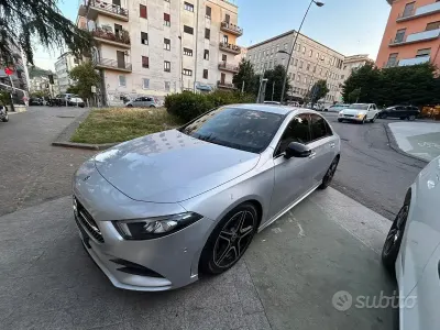 Usata Mercedes A180 AMG line 116 CV (85 kW) 2019 Grigio Berlina