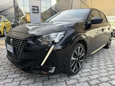 Usata Peugeot 208 GT-line 101 CV (74 kW) 2020 Nero Utilitaria