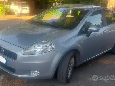 Usata Fiat Grande Punto 65 CV (47 kW) 2007 Grigio Utilitaria