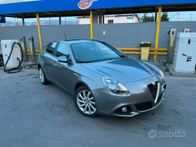 Usata Alfa Romeo Giulietta 105 CV (77 kW) 2015 Grigio Utilitaria