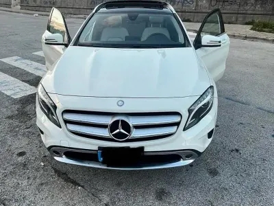 Usata Mercedes GLA220 177 CV (130 kW) 2016 Bianco SUV