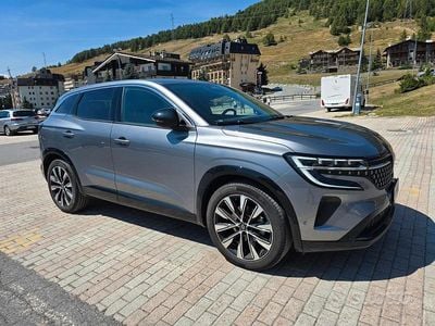 Usata Renault Austral 160 CV (117 kW) 2023 Grigio SUV