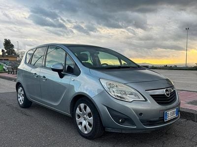 Usata Opel Meriva 110 CV (80 kW) 2012 Grigio Monovolume