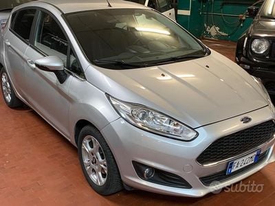 Usata Ford Fiesta 2015 Grigio Berlina