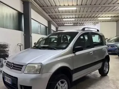 Gebraucht Fiat Panda 4x4 69 PS (50 kW) 2009 Grau Kleinwagen