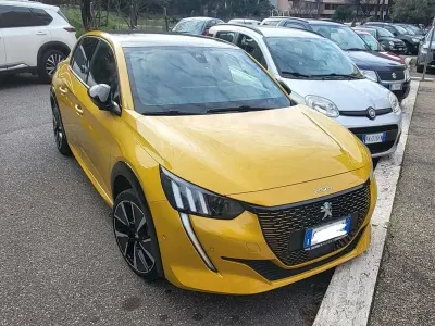 Usata Peugeot 208 GT 56 kW (77 CV) 2021 Utilitaria