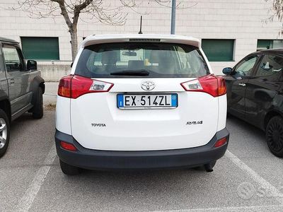 Usata Toyota RAV4 2015 Bianco SUV