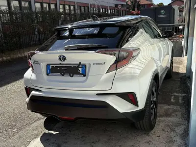 Usata Toyota C-HR 98 CV (72 kW) 2019 Bianco SUV