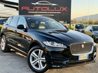 Begagnad Jaguar F-Pace Portfolio 179 HK (131 kW) 2016 Svart SUV