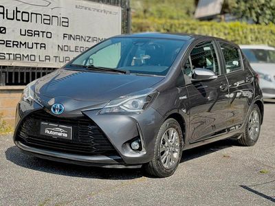 Usata Toyota Yaris Hybrid Active 73 CV (53 kW) 2017 Grigio Berlina