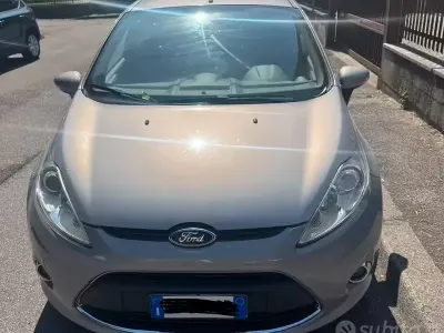 Gebraucht Ford Fiesta 70 PS (51 kW) 2010 Limousine