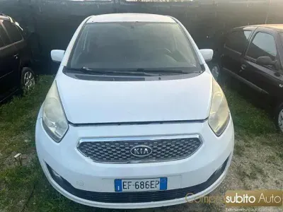 Usata Kia Venga 125 CV (91 kW) 2011 Bianco Utilitaria