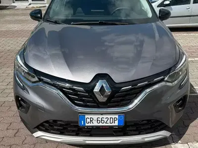 Usata Renault Captur Techno 101 CV (74 kW) 2023 Grigio SUV