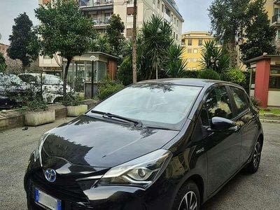 Usata Toyota Yaris Hybrid Active 75 CV (55 kW) 2018 Berlina