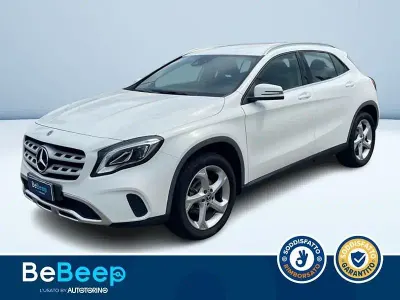 Usado Mercedes GLA180 122 CV (89 kW) 2019 Blanco SUV
