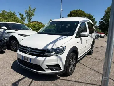 Usata VW Caddy 122 CV (89 kW) 2020 Bianco Monovolume