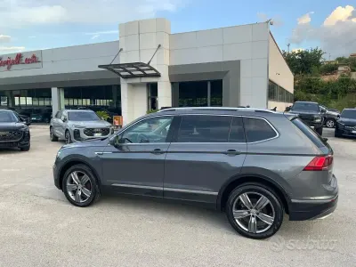 Usata VW Tiguan Allspace Advance 150 CV (110 kW) 2018 Grigio SUV