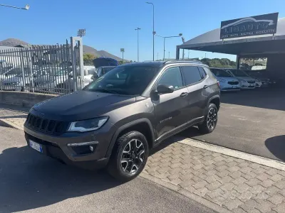 Usata Jeep Compass Trailhawk 170 CV (125 kW) 2019 Grigio SUV