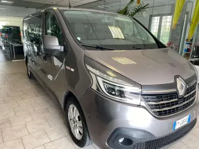 Usata Renault Trafic 145 CV (106 kW) 2020 Grigio Monovolume