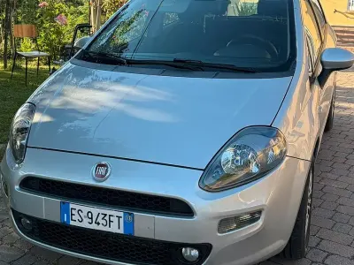 Usata Fiat Punto 85 CV (62 kW) 2013 Utilitaria