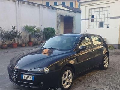 Usata Alfa Romeo 147 120 CV (88 kW) 2006 Nero Utilitaria