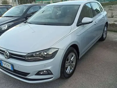 Usata VW Polo Comfortline 90 CV (66 kW) 2018 Grigio Utilitaria