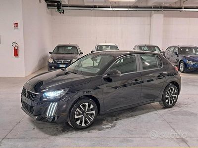Usata Peugeot 208 Active 101 CV (74 kW) 2024 Nero Utilitaria