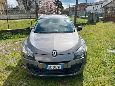 Käytetty Renault Mégane 130 HP (95 kW) 2012 Harmaa