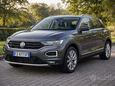 Usata VW T-Roc Business 150 CV (110 kW) 2019 Grigio SUV