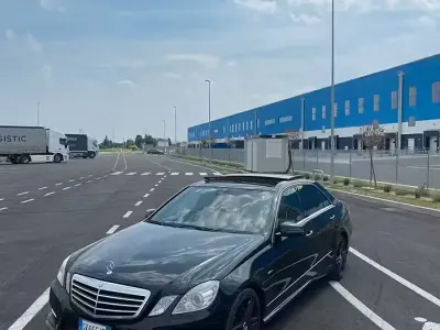 Gebraucht Mercedes E350 Avantgarde 265 PS (194 kW) 2011 Schwarz Limousine