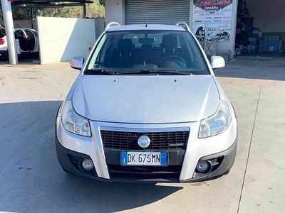 Usata Fiat Sedici Emotion 120 CV (88 kW) 2007 Argento SUV