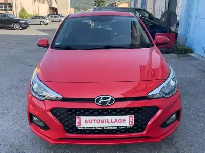 Käytetty Hyundai i20 Active 75 HP (55 kW) 2020 Punainen Viistoperä