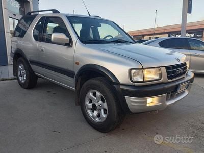 Usata Opel Frontera Sport 116 CV (85 kW) 1999 Grigio SUV