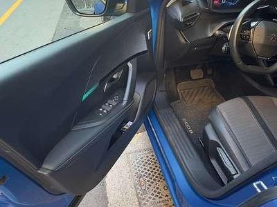 Usata Peugeot 2008 Allure 131 CV (96 kW) 2021 Blu/azzurro SUV