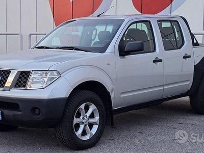 Usata Nissan Navara XE 171 CV (125 kW) 2008 Grigio Pick-up