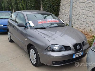 Usata Seat Ibiza Stella 64 CV (47 kW) 2002 Grigio Utilitaria