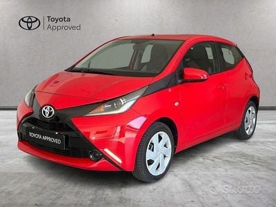 Usata Toyota Aygo X-play 69 CV (50 kW) 2015 Rosso Utilitaria